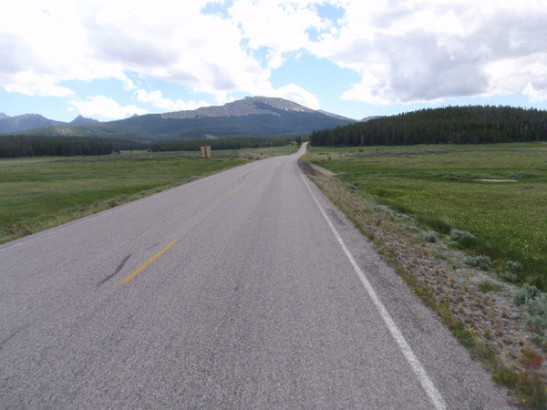 Heading East momentarily; Comet Mtn, 10,212'/3,112m.